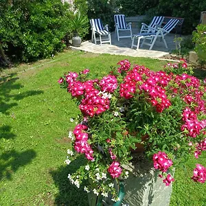 Con Giardino A Boccadasse Genova